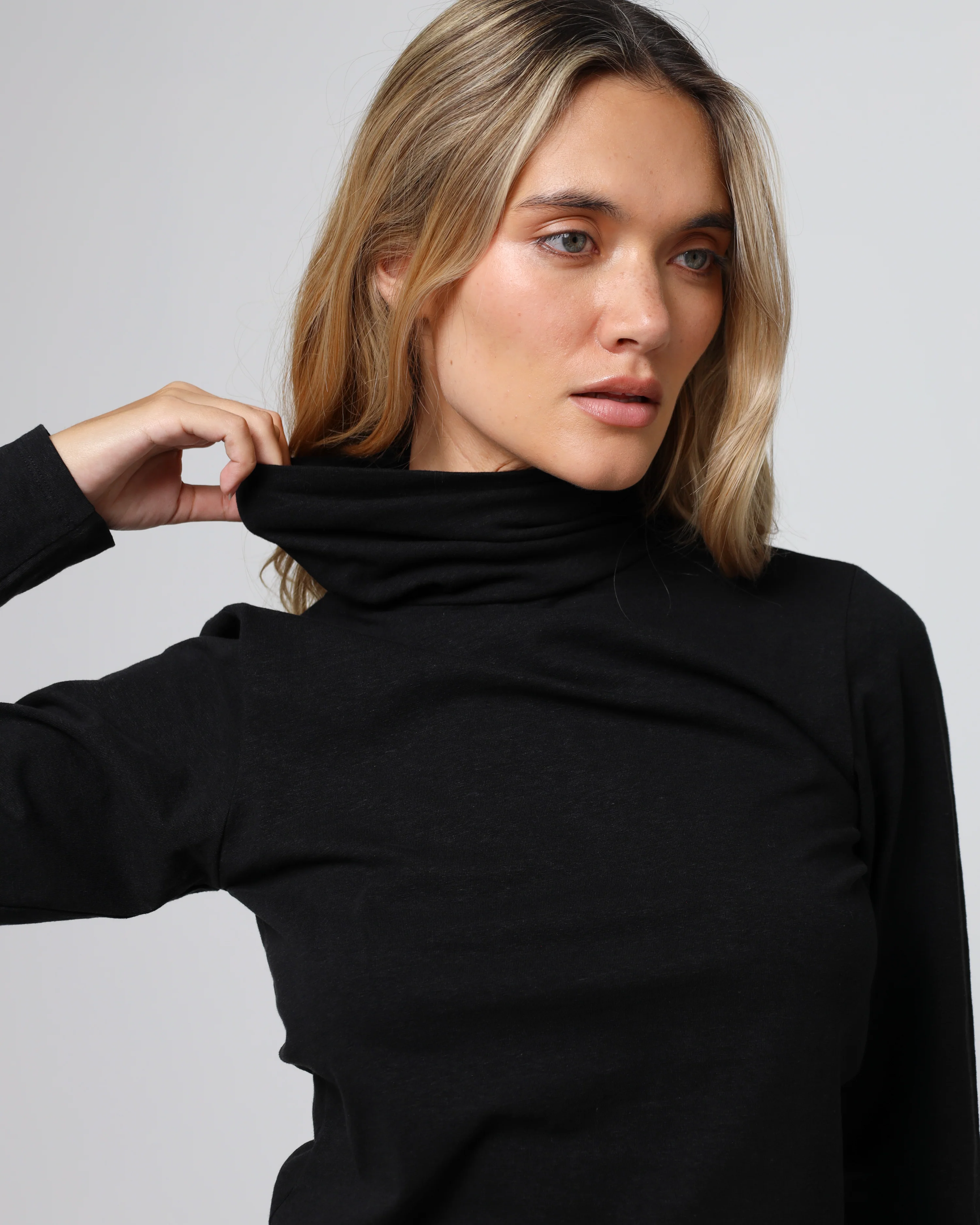 Hemp Essentials Mockneck - Image 3